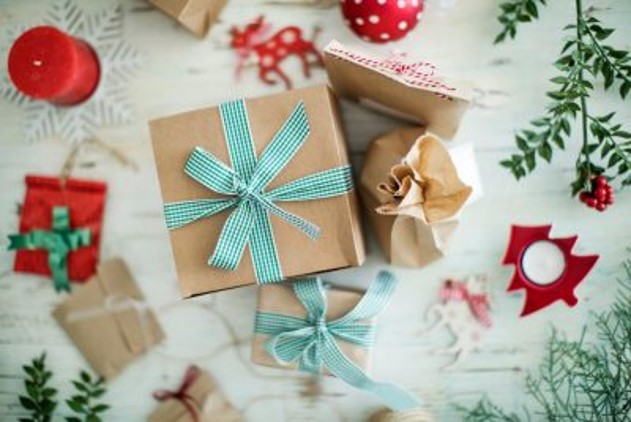 An Easy and Thoughtful Gift Guide for a Loved One in Assisted Living